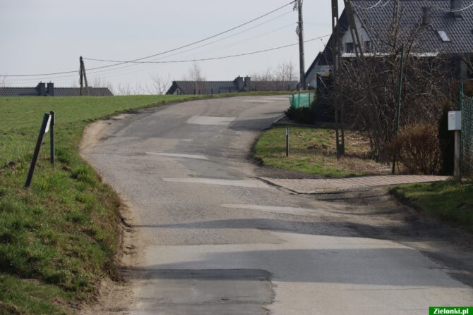 Podpisano umowę na dofinansowanie drogi C3 w Węgrzcach